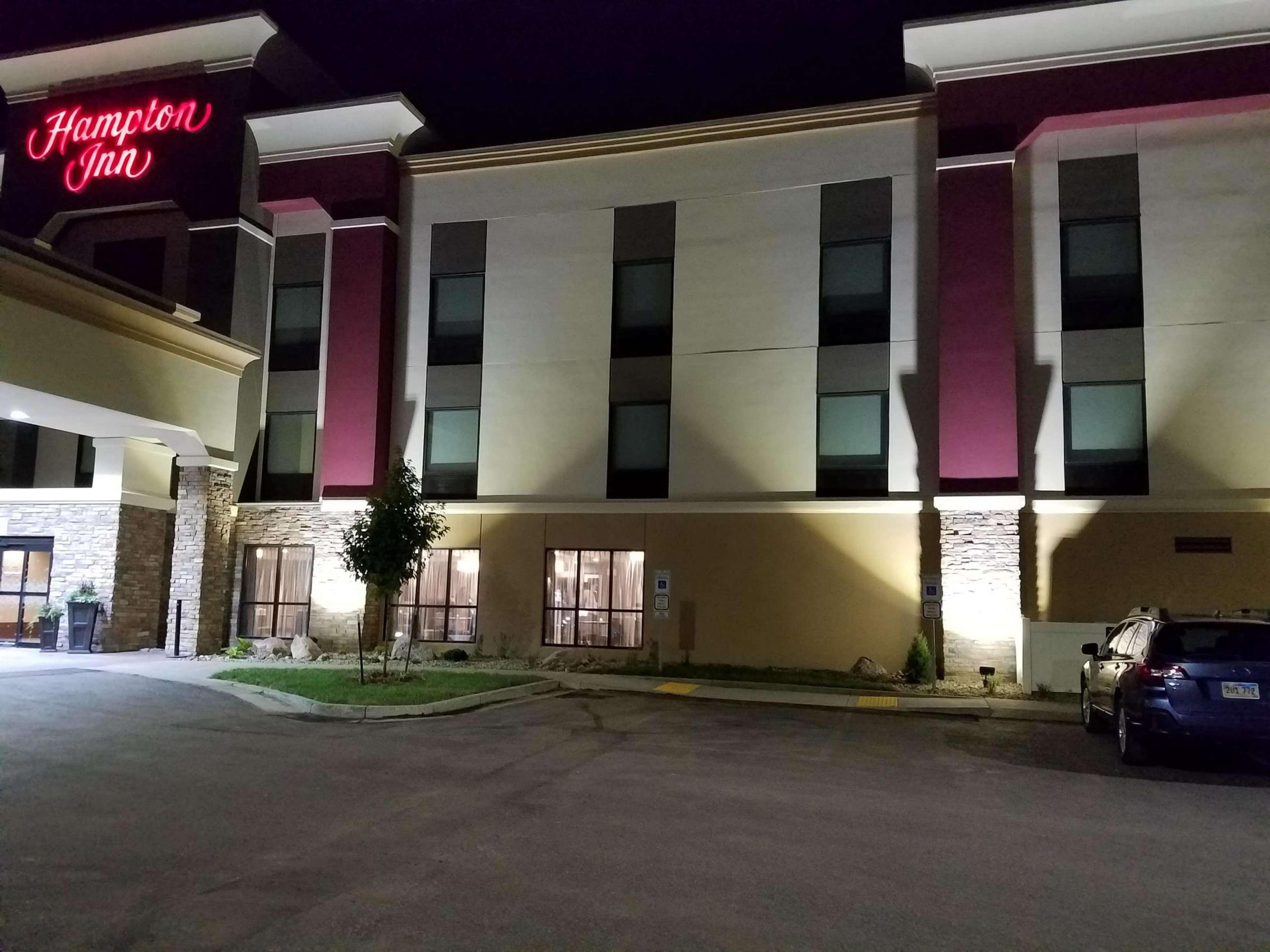 Hotel Hampton 3*